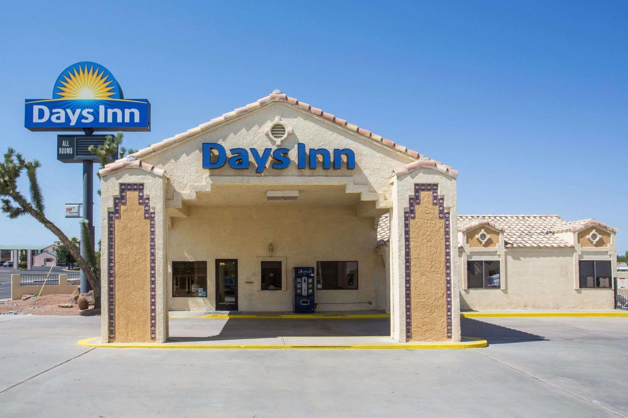Days By Wyndham East 2*