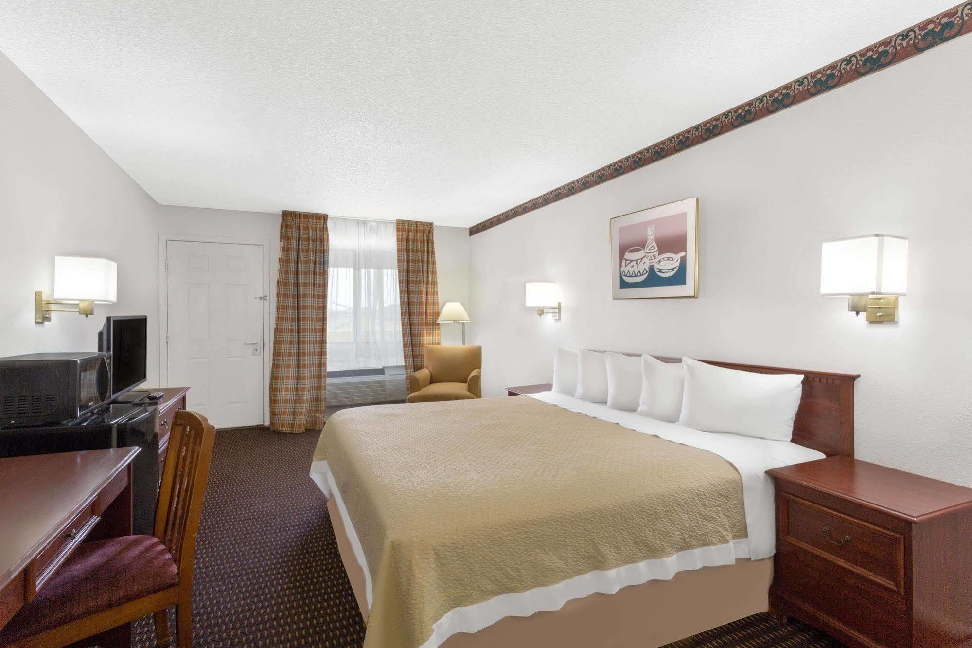 Motel Days By Wyndham East 2*