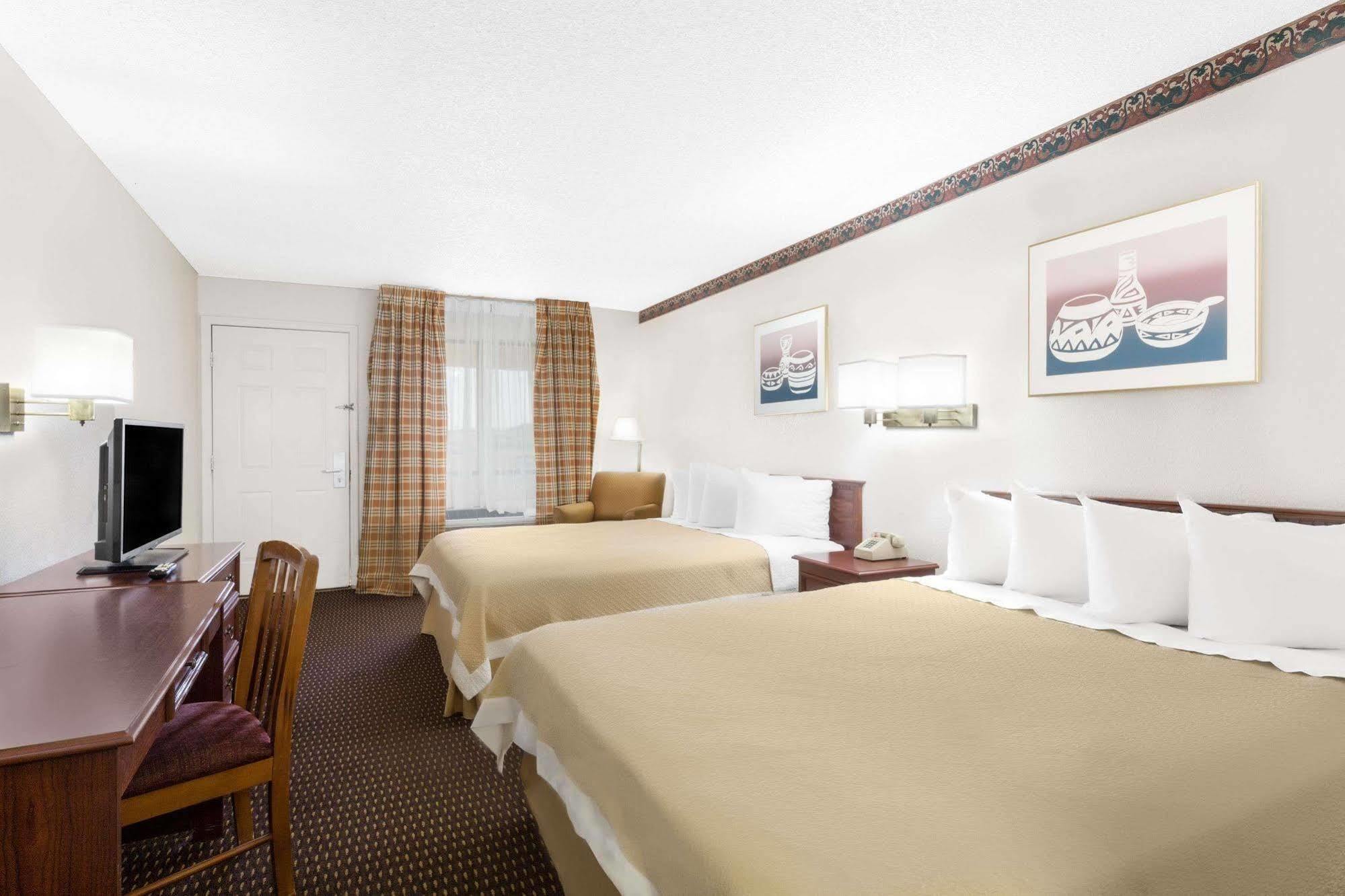 Motel Days By Wyndham East